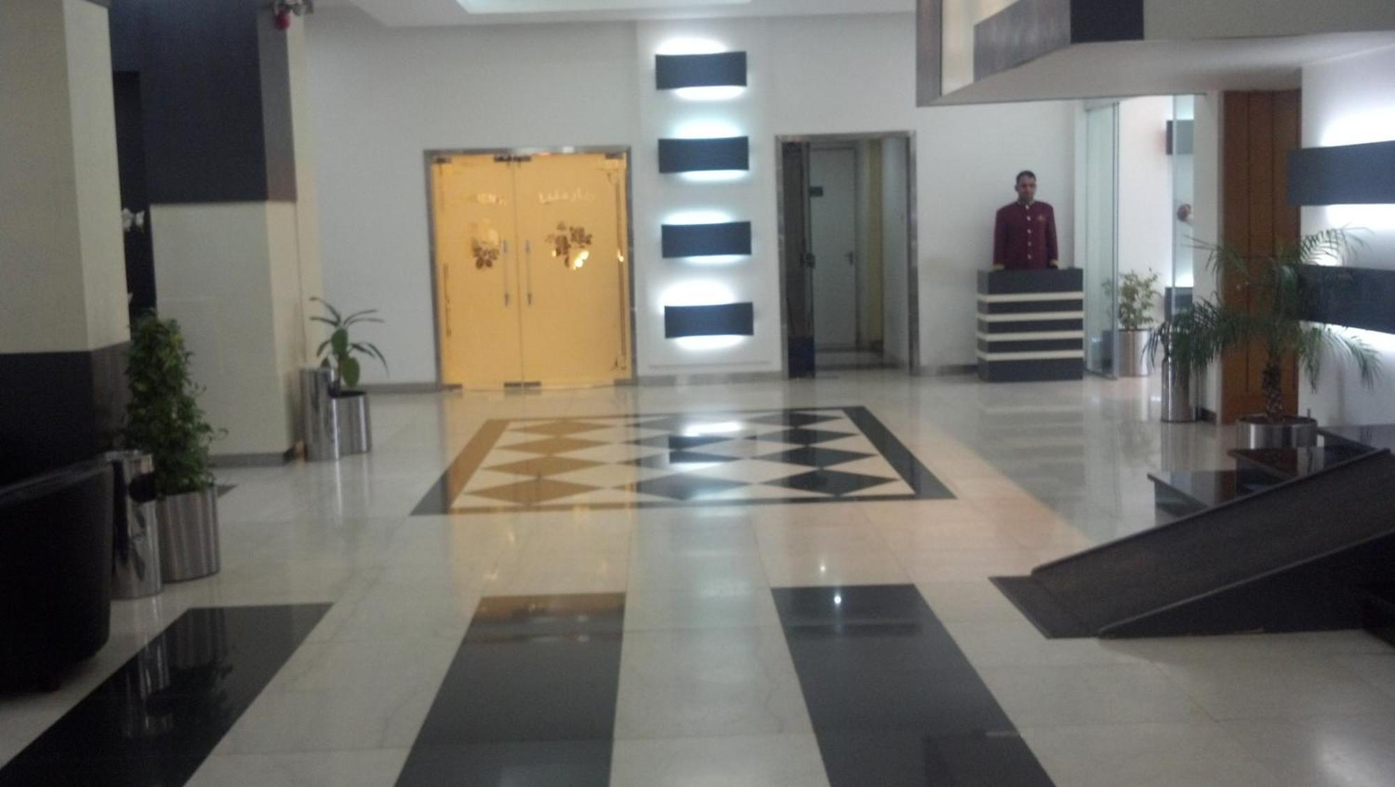 Kuwait Continental Hotel Кувейт Екстериор снимка