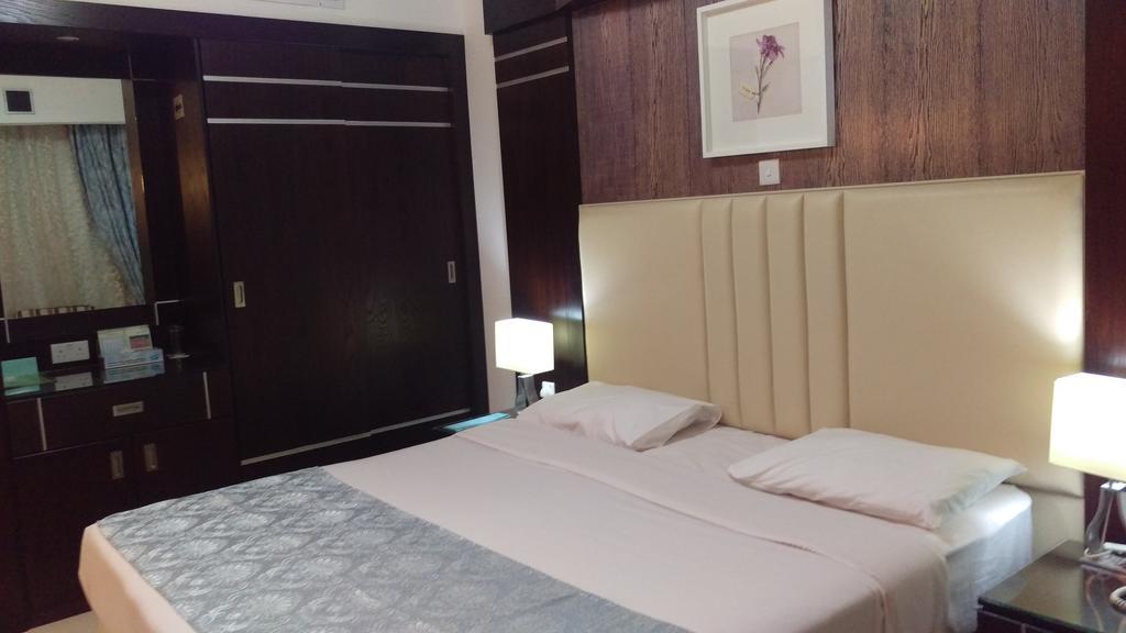 Kuwait Continental Hotel Кувейт Стая снимка